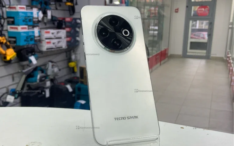 Tecno Spark 30C 4/128 ГБ