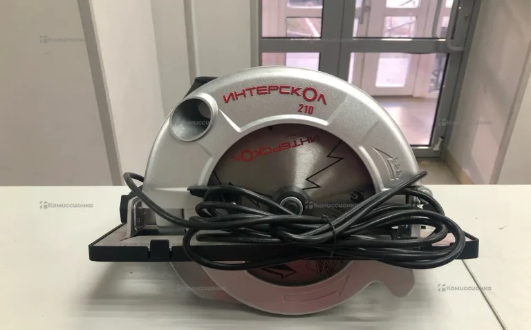 Дисковая пила Интерскол ДП-210/1900М