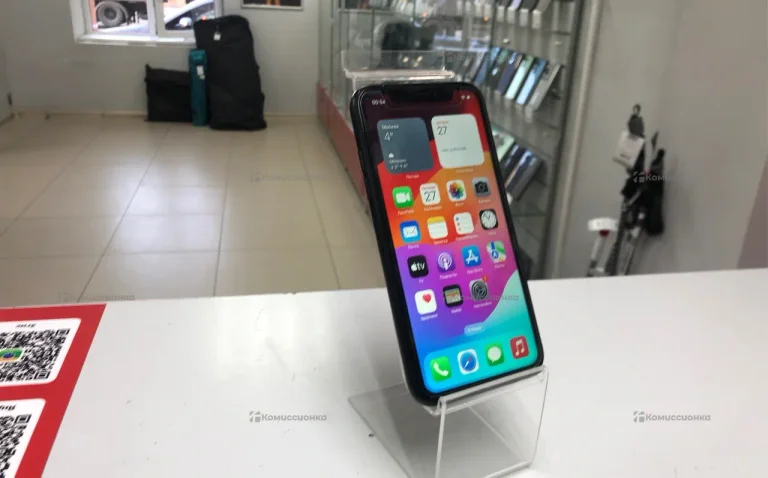 Apple iPhone XR 3/64 ГБ