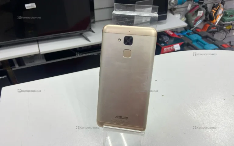Asus X008D.