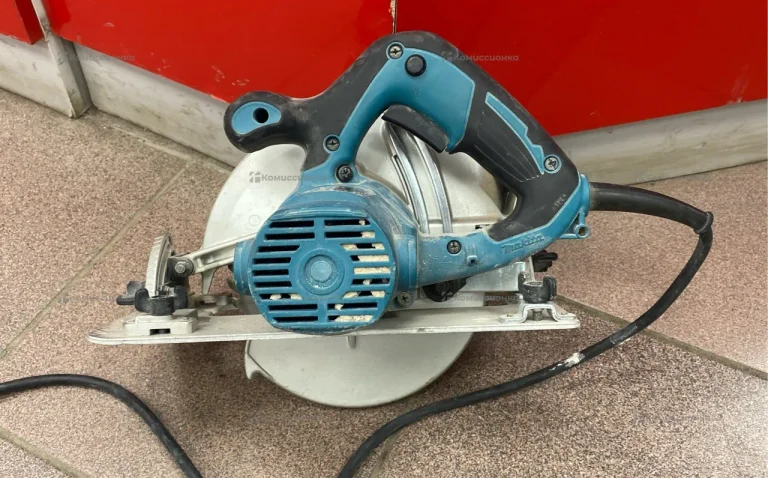 Дисковая пила Makita HS7601