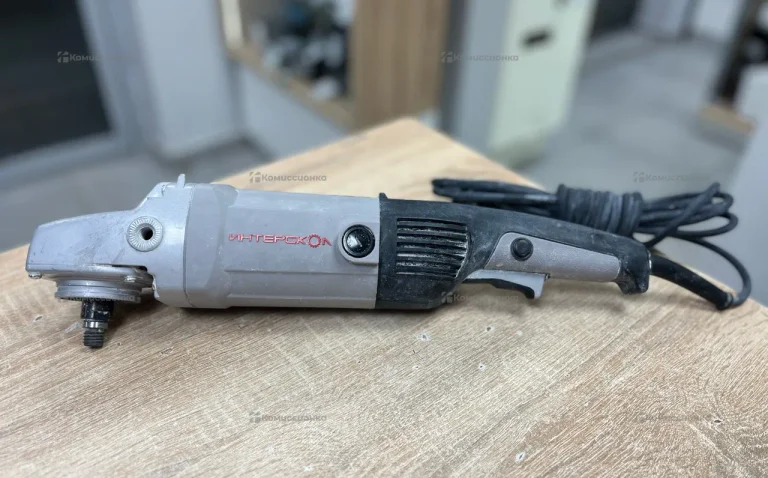 Полировальная машина Интерскол УПМ-180/1300Э