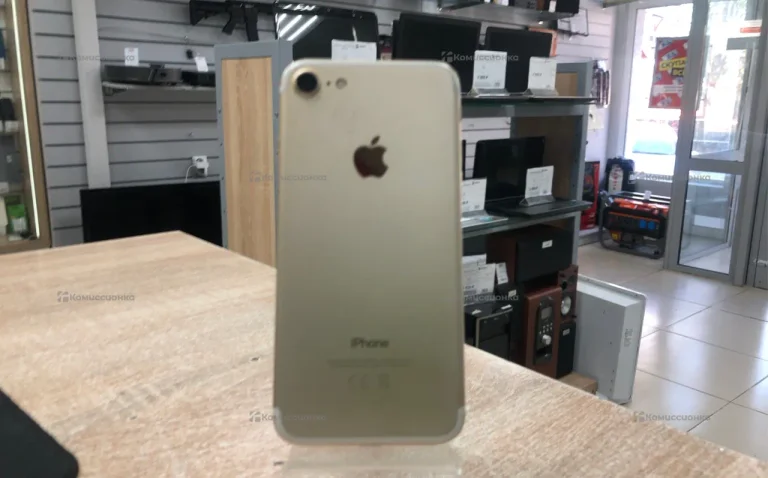 Apple iPhone 7 2/32 ГБ