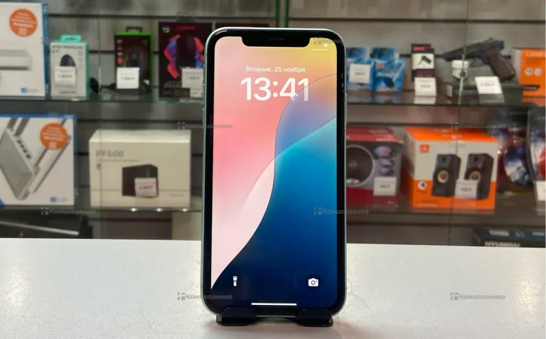 Apple iPhone 11 4/128 ГБ