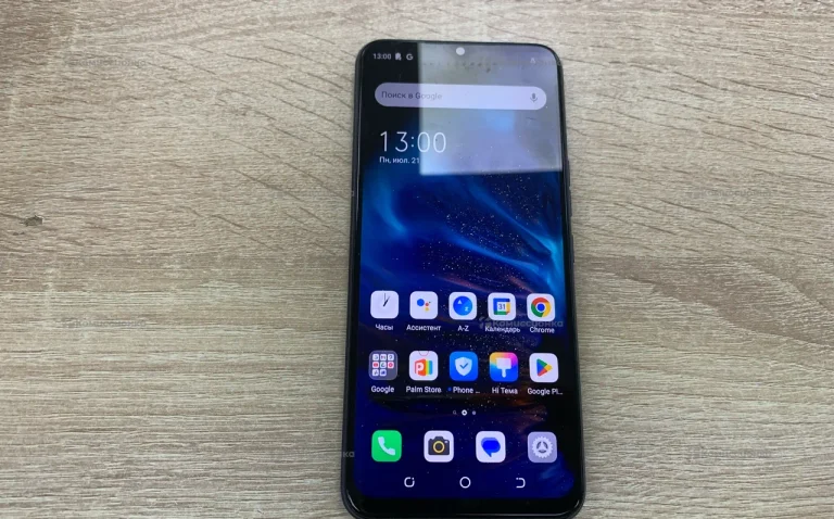 Tecno Tecno Spark 8c 4/64 ГБ