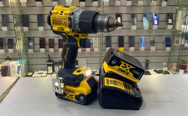 Дрель-шуруповерт DeWALT DCD805