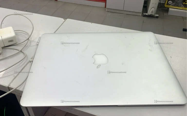 Ноутбук Apple MacBook Air 13-inch 2010