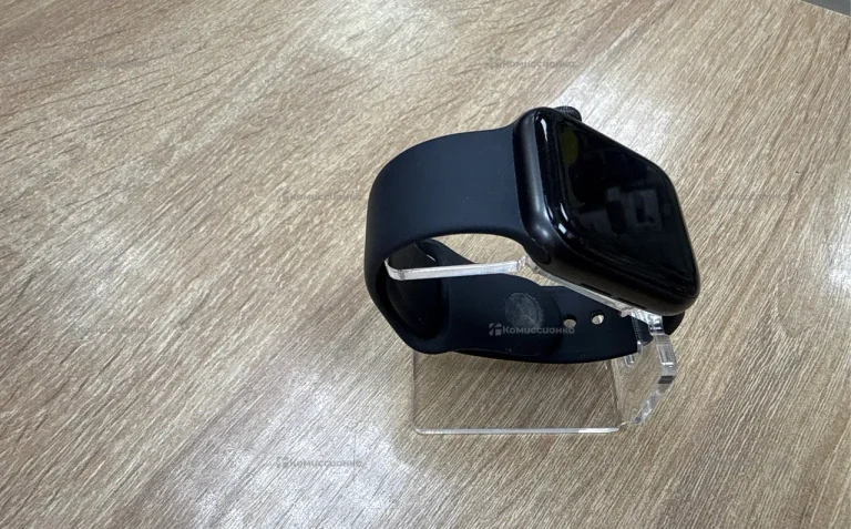 Часы  Apple Watch SE 40