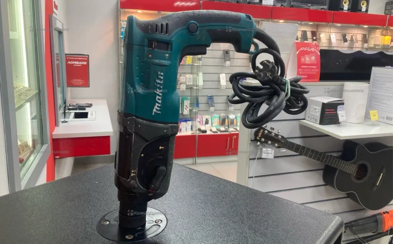Перфоратор makita HR2470