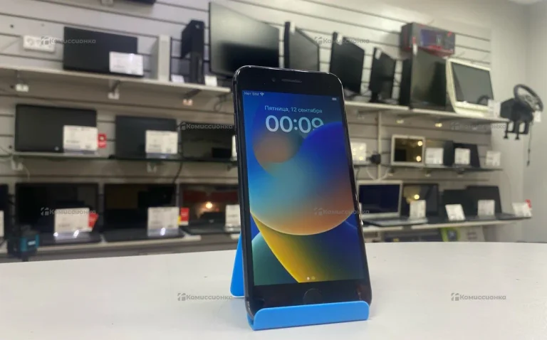 Телефон Apple IPhone 8 64Gb