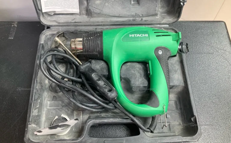 Строительный фен Hitachi RH600T Case