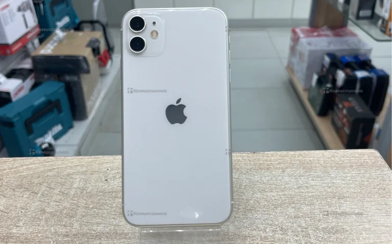 Apple iPhone 11 4/128 ГБ