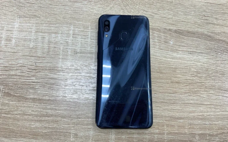 Телефон Samsung Galaxy A30 32Gb