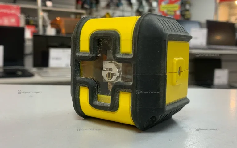 Лазерный нивелир Stanley Cubix STHT77498