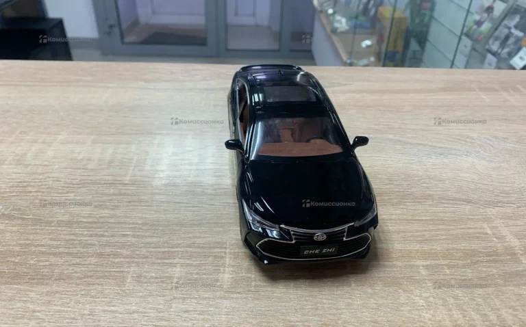 Машинка Toyota Camry