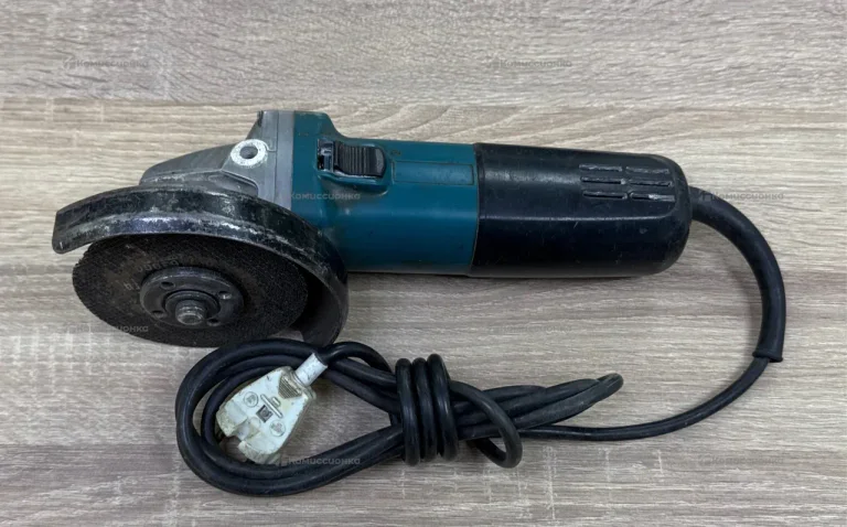 УШМ Makita 9558HNR
