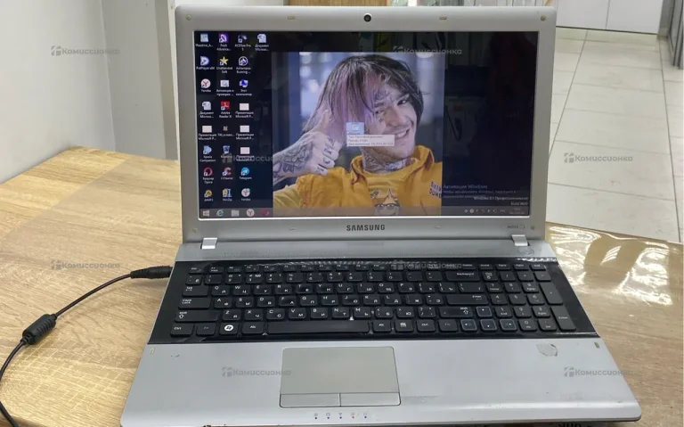 Ноутбук  Samsung RV513