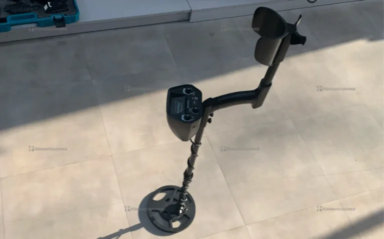 Металлоискатель черный