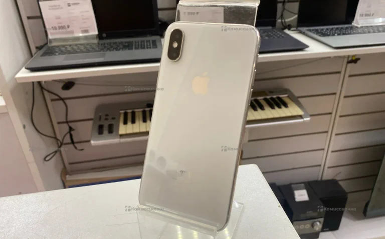 Apple iPhone X 3/64 ГБ