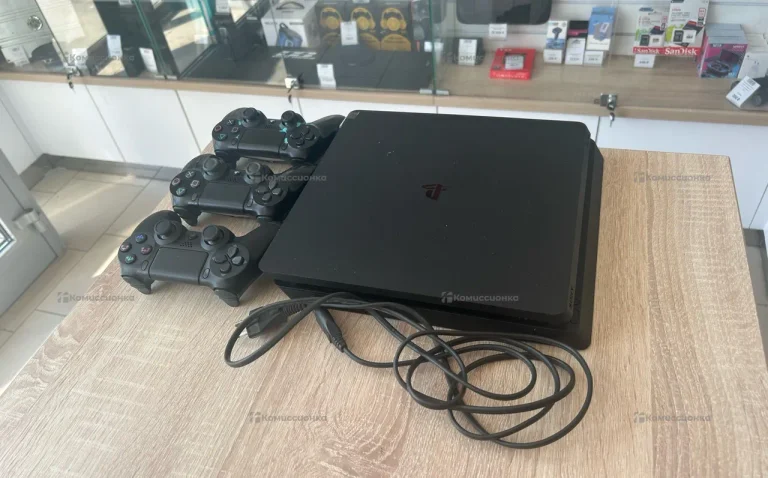 PlayStation 4 slim 1tb