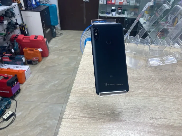 Xiaomi Redmi 5 Plus (Redmi Note 5) 4/64 ГБ