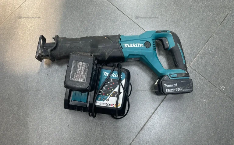 Сабельная пила Makita DJR186