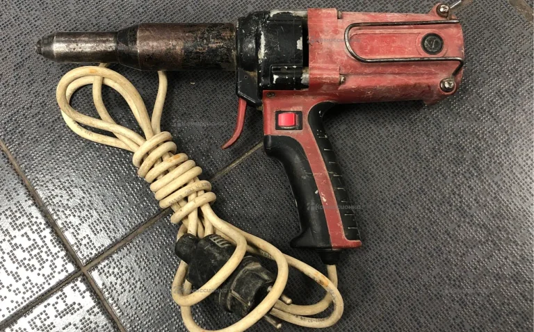 Заклепочник SK 1008