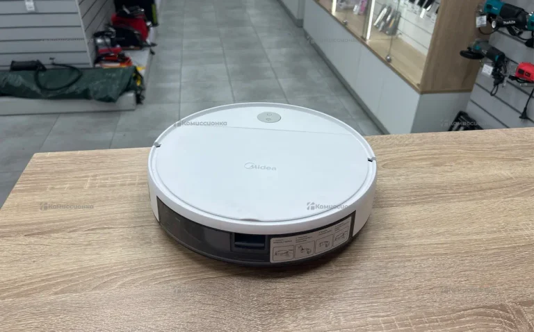 Робот-Пылесос Medea VCR04W