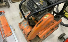 Бензиновая вибротрамбовка GROST VH-80HC