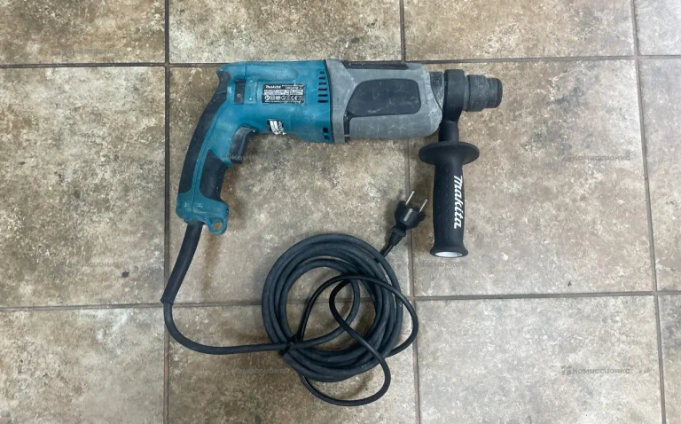 Перфоратор Makita HR2470