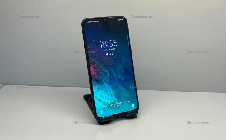 Samsung Galaxy A40 4/64 ГБ