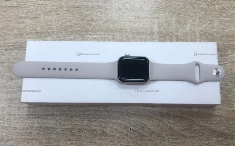 Часы  Apple Watch SE
