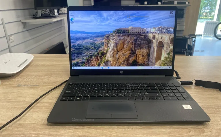 Ноутбук  HP 15DW287
