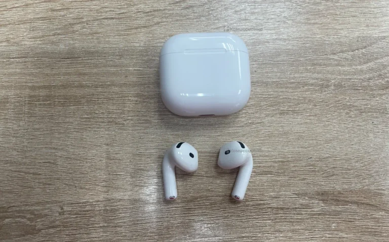 Наушники  AirPods 4