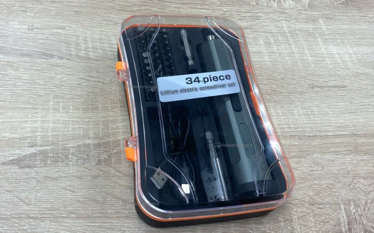 Электрическая отвертка с набором бит 34