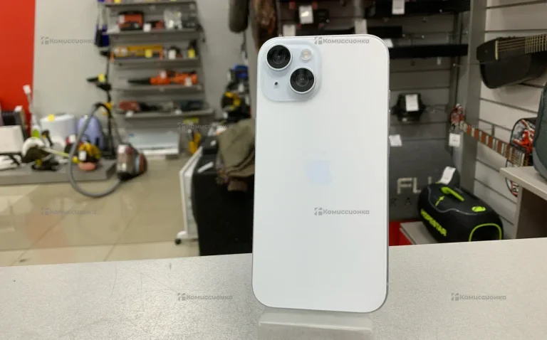 Apple iPhone 15 6/128 ГБ