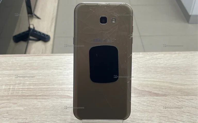 Samsung Galaxy A7 (2017) 3/32 ГБ