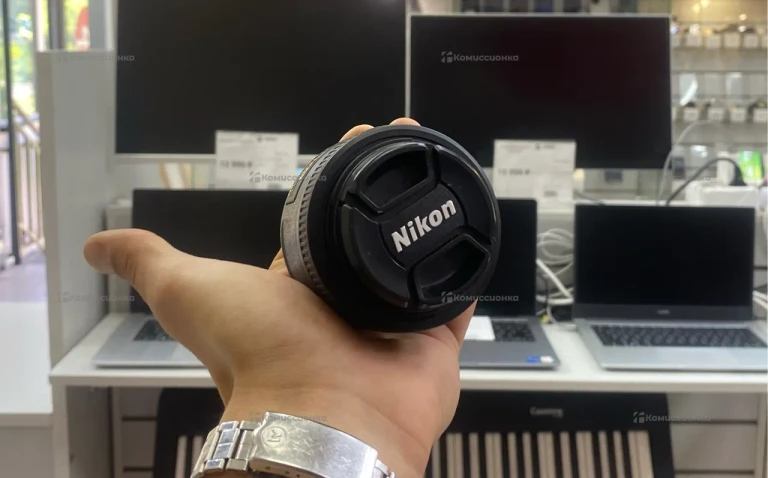 Объектив Nikon DX 35mm