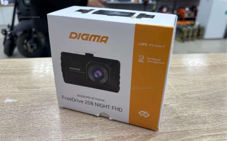 Видеорегистратор  Digma FreeDrive 208