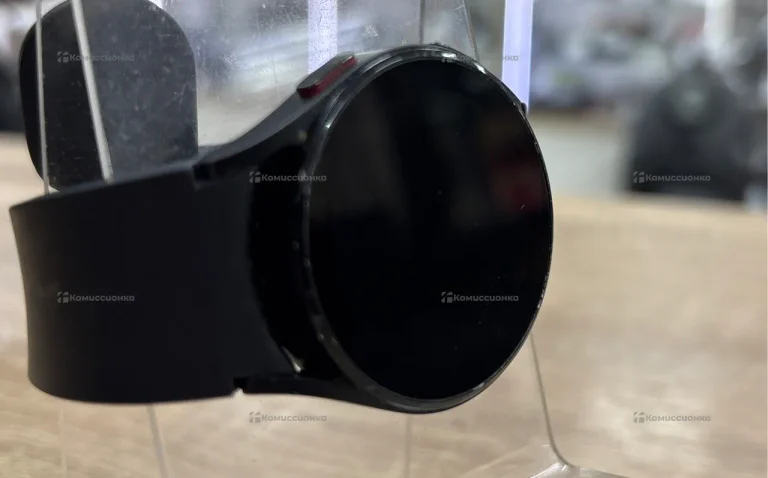Часы  Samsung Galaxy Watch 4