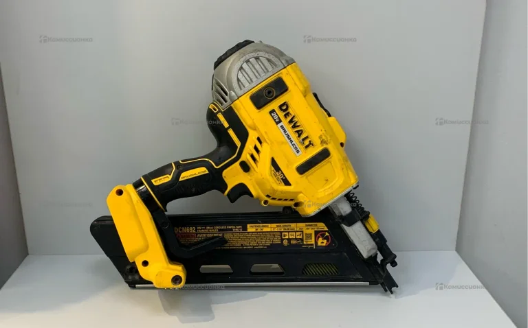 Аккумуляторыный Гвоздезабивной пистолет Dewalt 20v