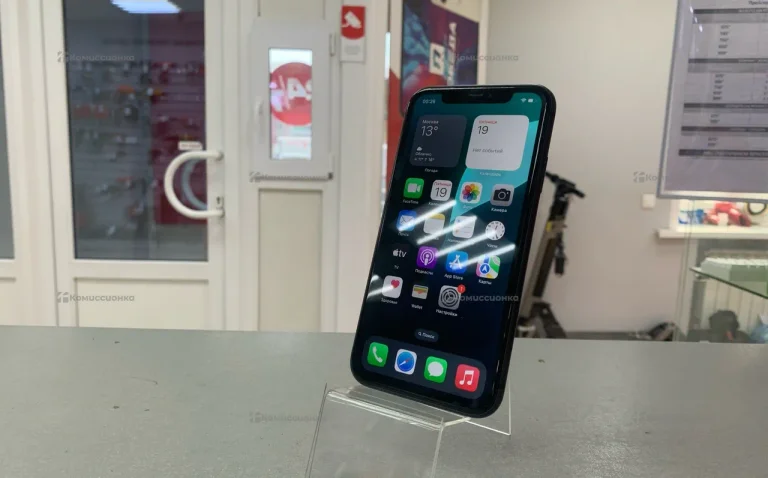Apple iPhone 11 4/128 ГБ