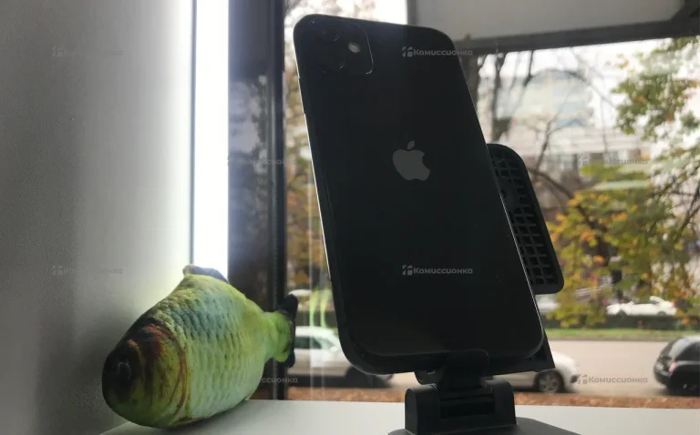 Apple iPhone 11 4/128 ГБ