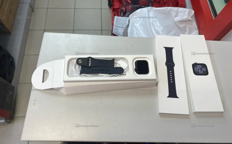 Часы  Apple Watch SE (Gen 2) 40mm