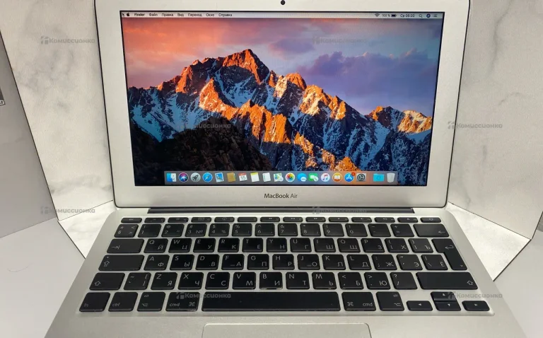 Ноутбук  MacBook Air 2010