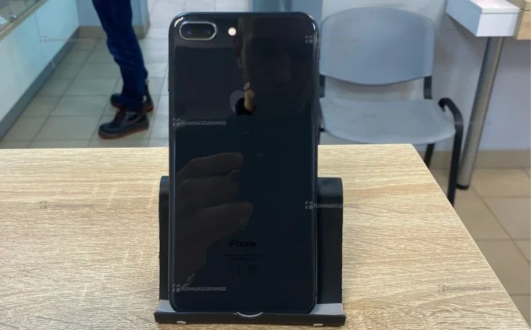 Apple iPhone 8 Plus 3/64 ГБ