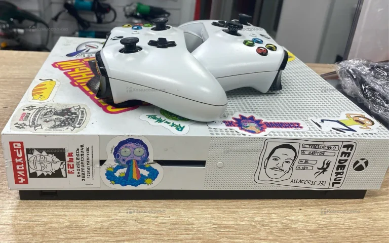 Приставка Xbox One S 1 ТБ