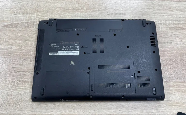 Ноутбук Samsung N-R522