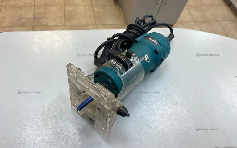 Фрезер makita 3708