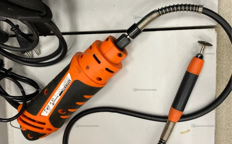 Электроинструмент Twist-A-Saw